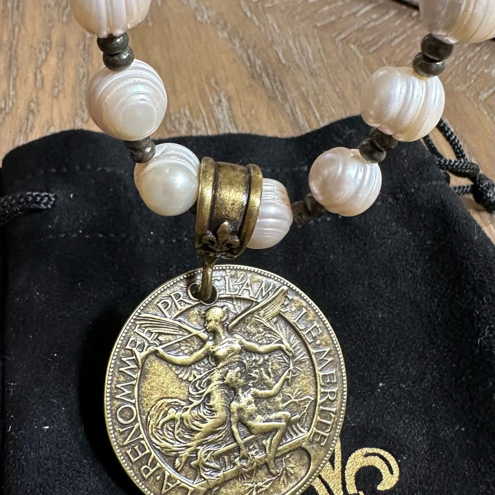 French Kande Bronze Medallion Necklace with Pearl Beads - Picture 6 of 6